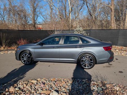 Used 2025 Volkswagen Jetta Sport image 2