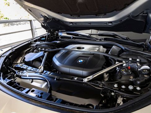 Used 2026 BMW 740i w/ Executive Package RWD image 34