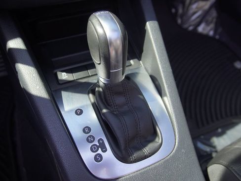 Used 2013 Volkswagen Eos FWD image 21
