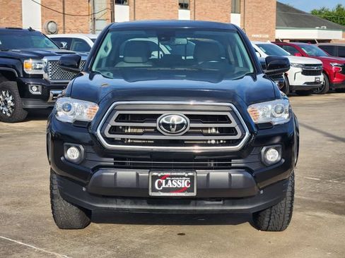 Used 2023 Toyota Tacoma SR5 RWD image 2