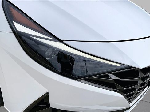 Certified 2023 Hyundai Elantra Limited FWD image 28