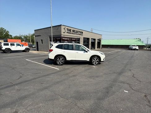 Used 2023 Subaru Forester Limited AWD/4WD image 19