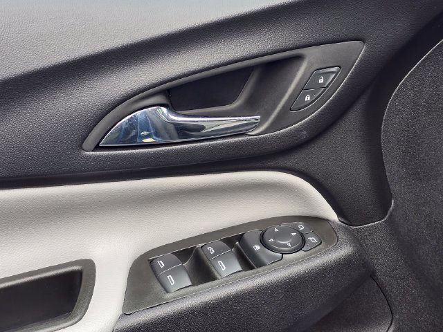 Used 2024 Chevrolet Equinox LS w/ LS Convenience Package FWD image 18