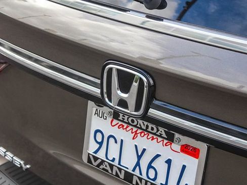 Used 2023 Honda Odyssey Touring image 11
