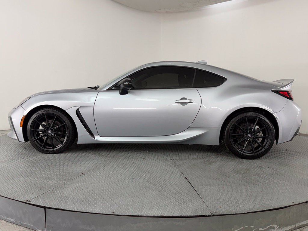 Used 2023 Toyota GR86 Premium w/ ALL Weather Mat Package (TMS) RWD image 3