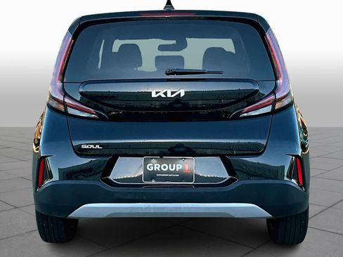 Used 2023 Kia Soul LX image 5