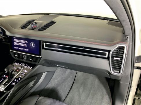 Certified 2022 Porsche Cayenne GTS AWD/4WD image 17