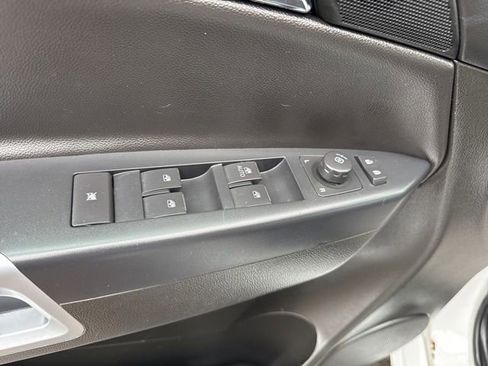 Used 2015 Chevrolet Captiva Sport LT w/ Convenience Package image 9