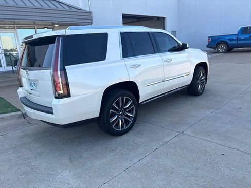 Used 2015 Cadillac Escalade Premium AWD/4WD image 4