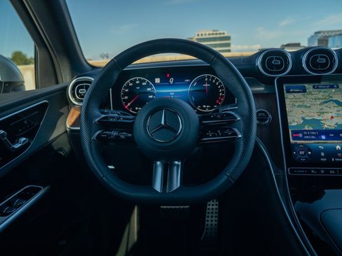 Certified 2025 Mercedes-Benz GLC 350e 4MATIC image 23