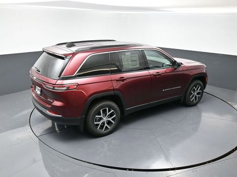 New 2025 Jeep Grand Cherokee Limited w/ Trailer Tow Package image 39