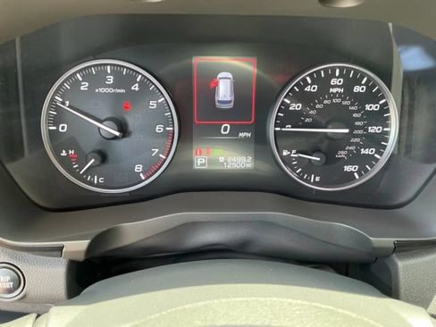 Certified 2025 Subaru Ascent Bronze Edition w/ Onyx Package AWD/4WD image 32