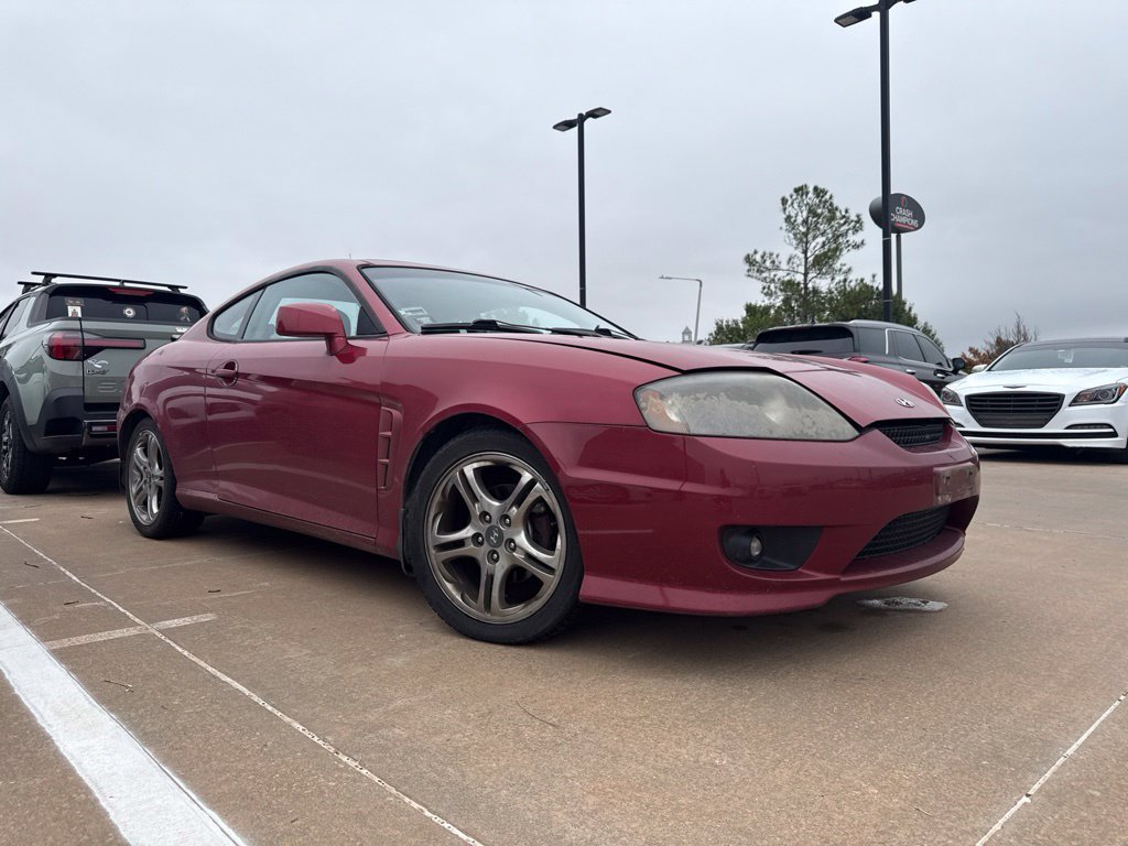 Used 2005 Hyundai Tiburon GT FWD image 2