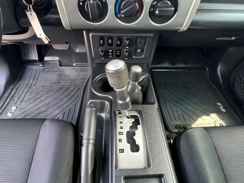 Used 2012 Toyota FJ Cruiser 4WD w/ Upgrade Pkg image 26