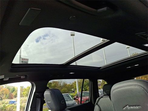 New 2026 Buick Enclave Avenir w/ Super Cruise Package image 11