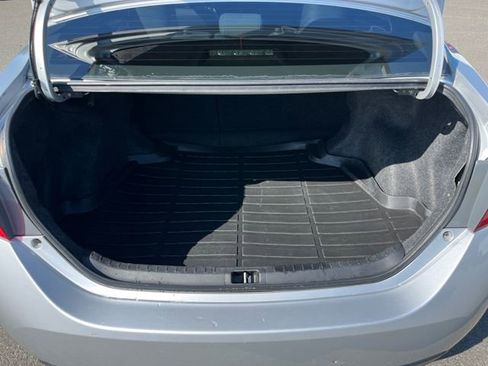 Used 2014 Toyota Corolla LE FWD image 27