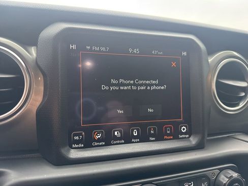 Used 2021 Jeep Wrangler Unlimited Sahara w/ Uconnect 4C Nav & Sound Group image 29