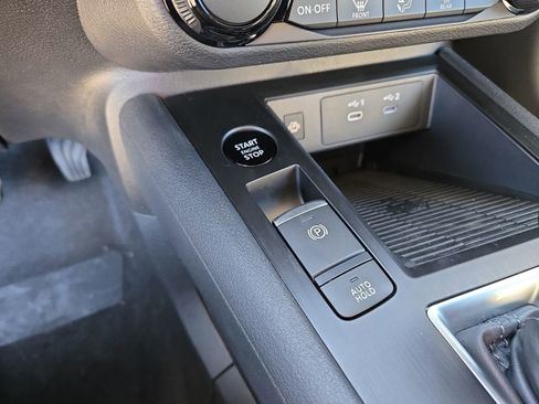 New 2026 Nissan Kicks SV w/ SV Premium Package FWD image 21