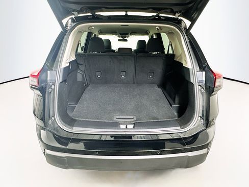 Used 2025 Nissan Rogue SV image 30