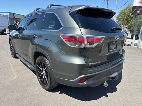 Used 2016 Toyota Highlander Limited image 3