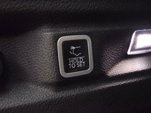 Used 2023 Jeep Grand Cherokee L Limited w/ Luxury Tech Group II image 36