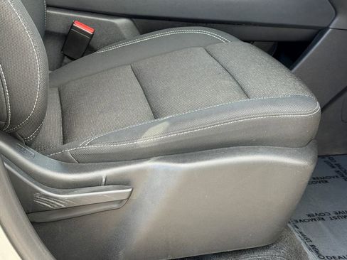 Used 2024 Chevrolet Traverse LT image 8