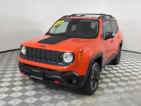 Used 2016 Jeep Renegade Trailhawk w/ Premium Trailhawk Package AWD/4WD image 10