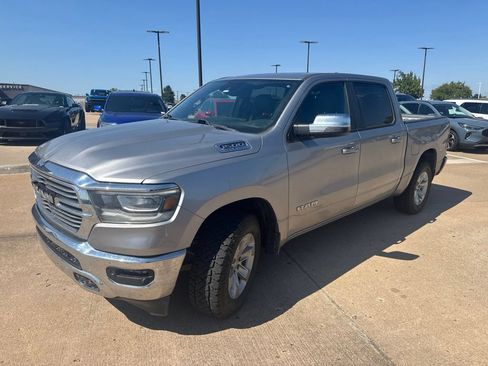 Used 2023 RAM 1500 Laramie AWD/4WD image 3