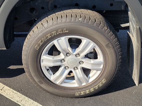 Used 2019 Ford Ranger XL w/ Equipment Group 101A Mid RWD image 10