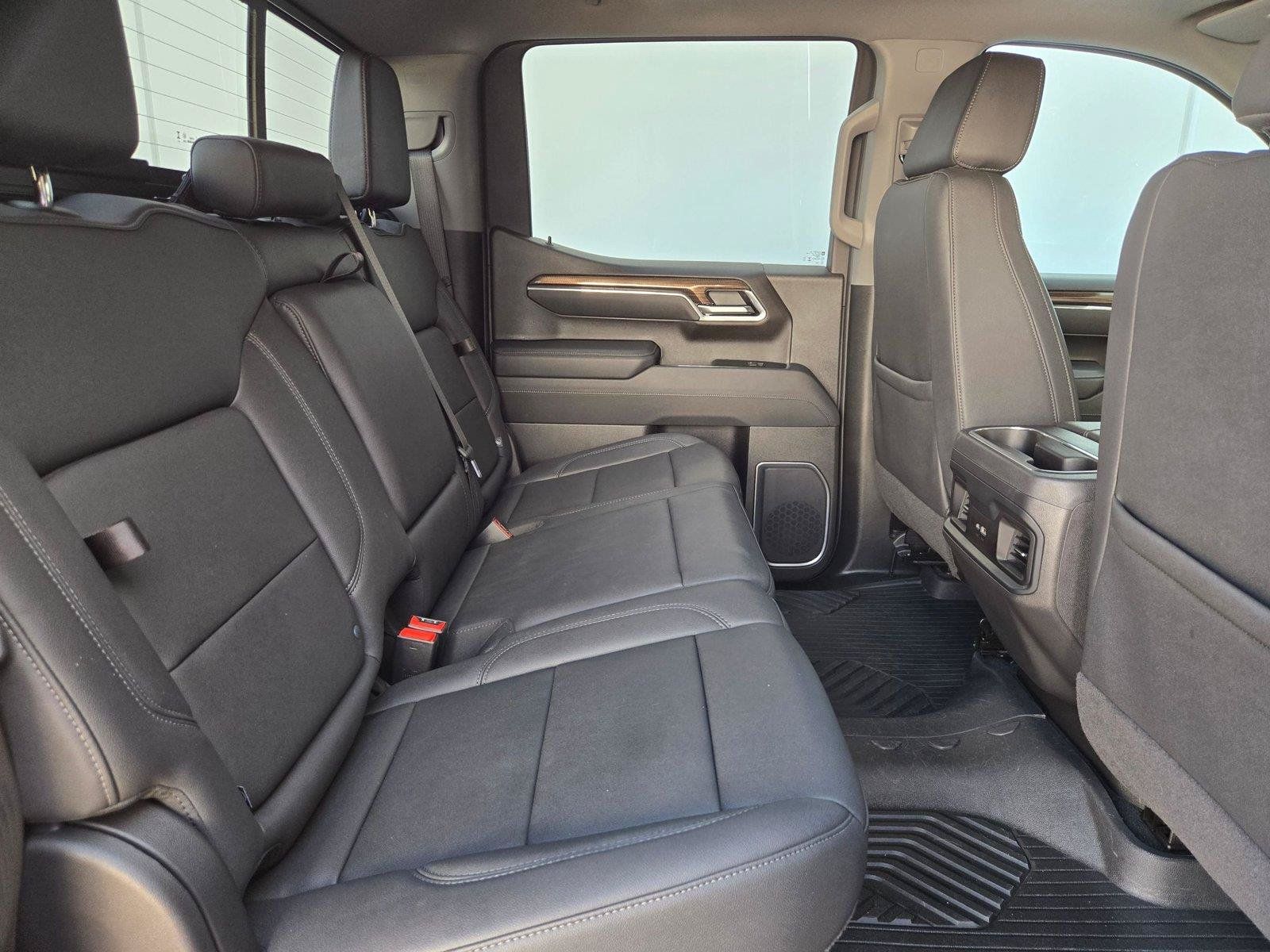 Used 2025 Chevrolet Silverado 1500 LT Trail Boss w/ LT Trail Boss Premium Package AWD/4WD image 33