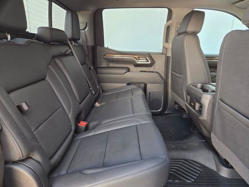 Used 2025 Chevrolet Silverado 1500 LT Trail Boss w/ LT Trail Boss Premium Package AWD/4WD image 33