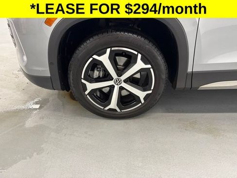 Used 2026 Volkswagen Tiguan SE AWD/4WD image 7