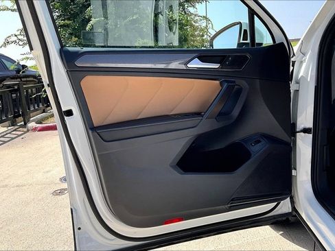 Used 2022 Volkswagen Tiguan SE FWD image 22