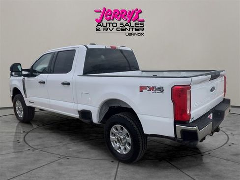 Used 2024 Ford F250 XLT w/ FX4 Off-Road Package image 3