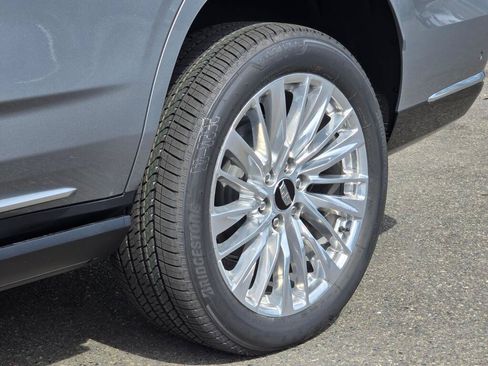 New 2026 Cadillac Escalade Luxury AWD/4WD image 14