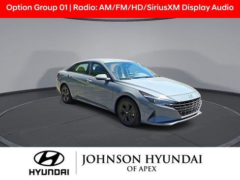 Used 2021 Hyundai Elantra SEL FWD image 2