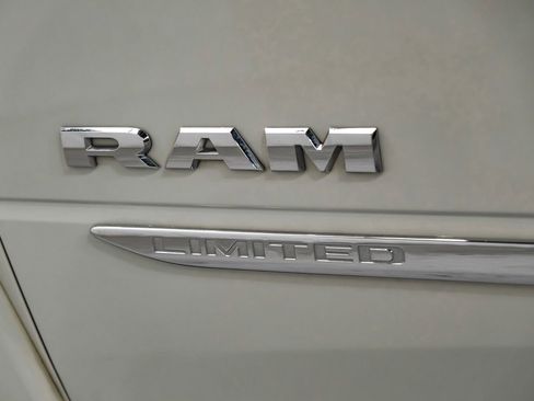 Used 2022 RAM 3500 Limited AWD/4WD image 53