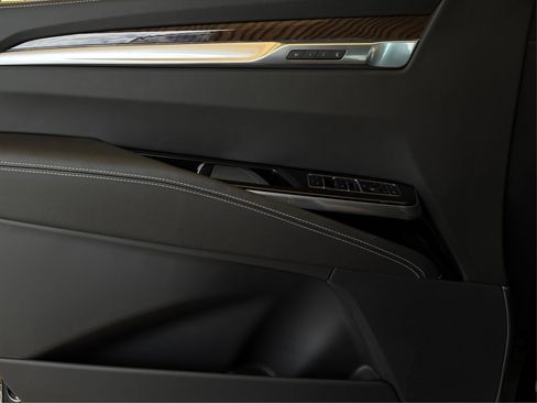 New 2026 Cadillac Escalade ESV Platinum Sport w/ LPO, ONYX Package image 21