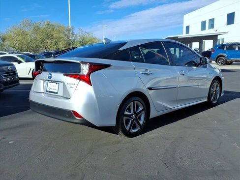 Used 2019 Toyota Prius L Eco image 10