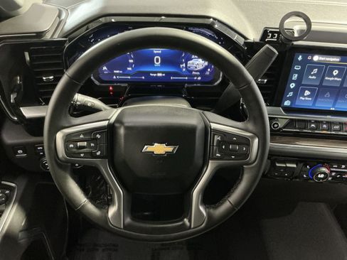 Used 2025 Chevrolet Silverado 1500 LT w/ Z71 Off-Road Package AWD/4WD image 17