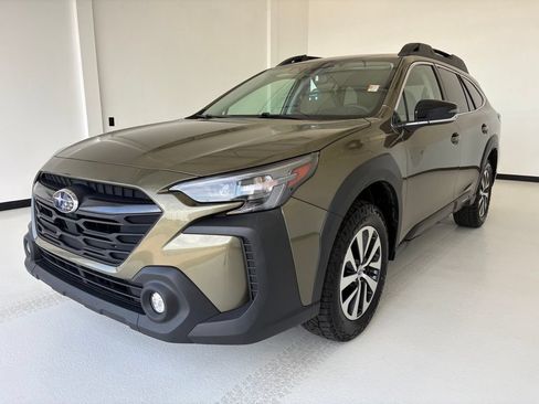 Used 2025 Subaru Outback Premium AWD/4WD image 14