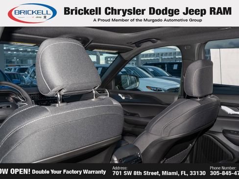 New 2025 Jeep Grand Cherokee L Laredo image 18