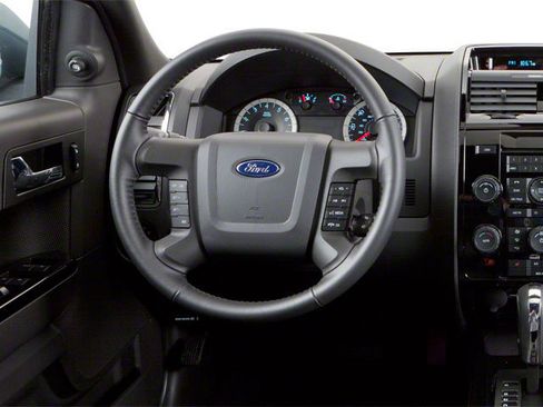 Used 2010 Ford Escape XLT image 6