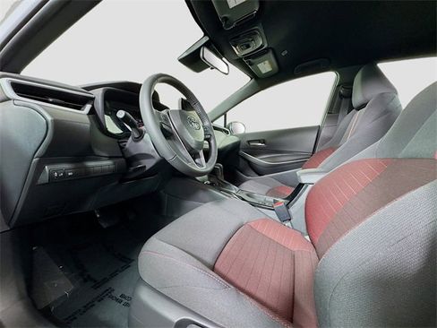 Certified 2025 Toyota Corolla SE image 17