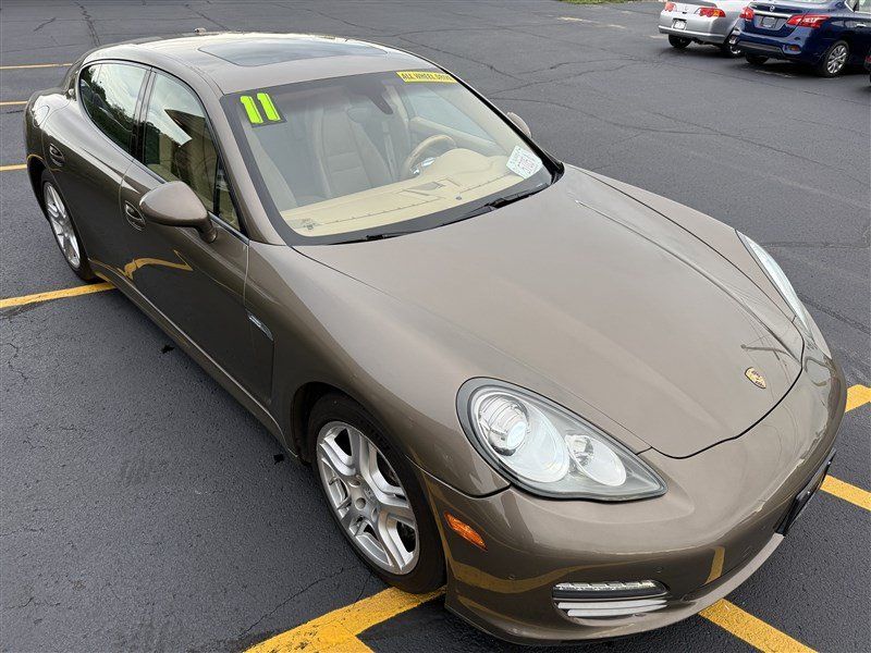 Used 2011 Porsche Panamera RWD image 3