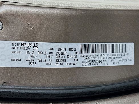 Used 2017 Chrysler Pacifica Touring-L w/ Tire & Wheel Group image 32