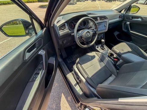 Used 2021 Volkswagen Tiguan SE FWD image 8