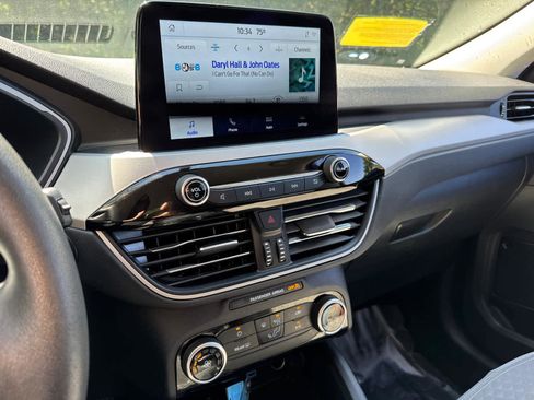 Used 2022 Ford Escape SE image 27