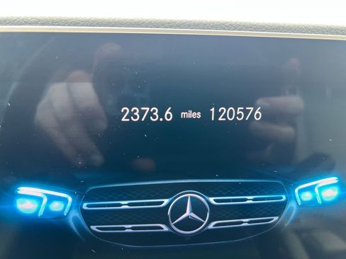Used 2020 Mercedes-Benz GLS 580 4MATIC image 26