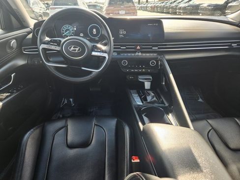 Used 2024 Hyundai Elantra Limited image 9